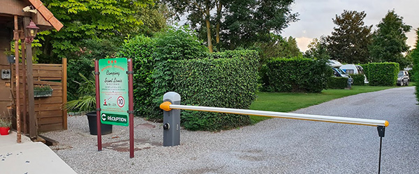 Entrée camping à Autingues près de Calais